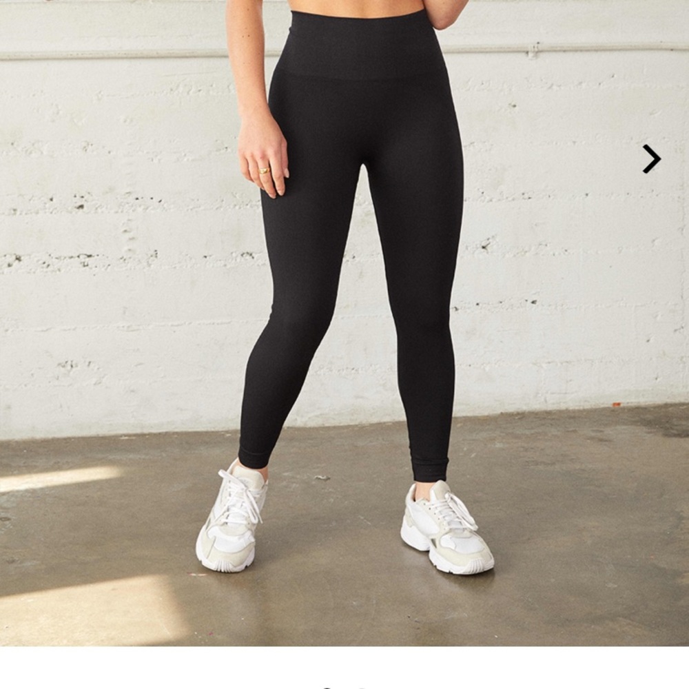 SET Active black leggings